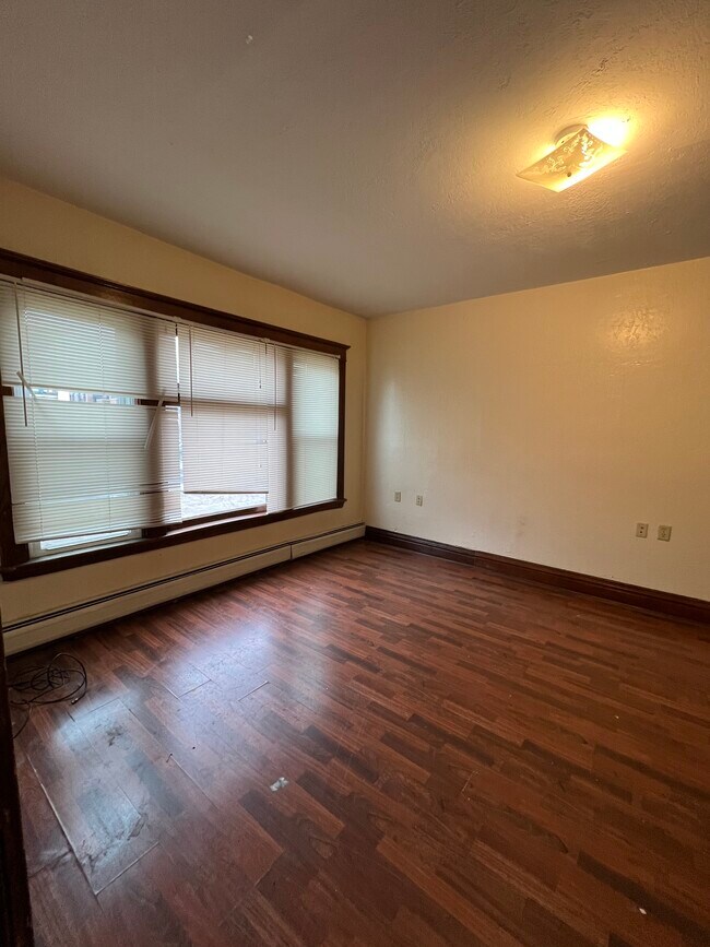 Foto del edificio - 1068 Elmwood Ave