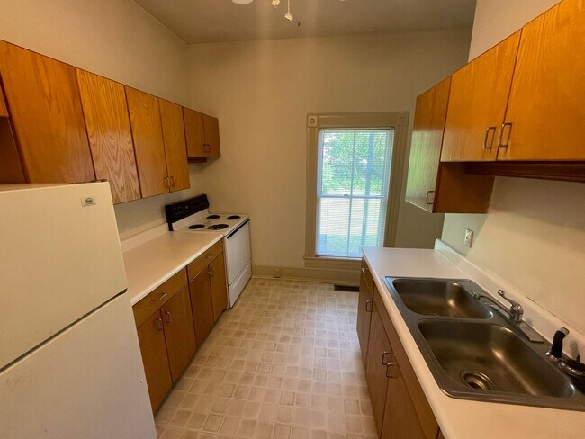 Foto del edificio - 1 Bedroom, 1 Bathroom Unit in Greensboro!