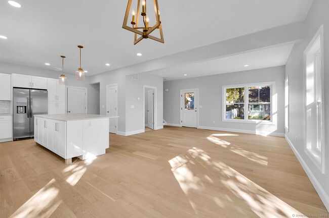 Building Photo - 183 Vesper St