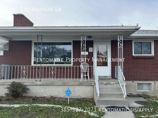 Photo - 4260 S Normandie Ln House