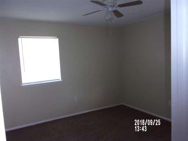 Building Photo - 605 SW 45th St