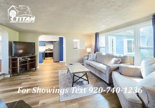 Building Photo - 2619 E Shore Dr