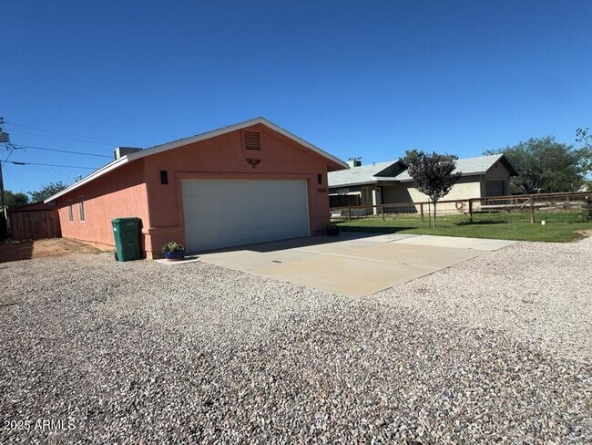 Foto del edificio - 10238 S Honeysuckle Dr