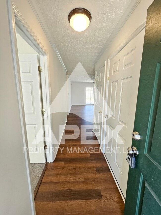 Building Photo - 8705 Trapper Ln