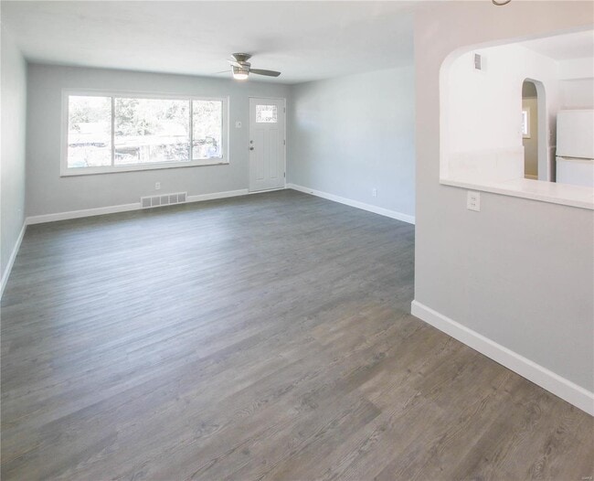 Building Photo - 1120 Collingwood Dr