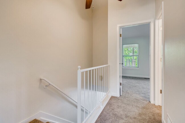 Foto del edificio - Newly renovated, Light-filled Louisville 3...
