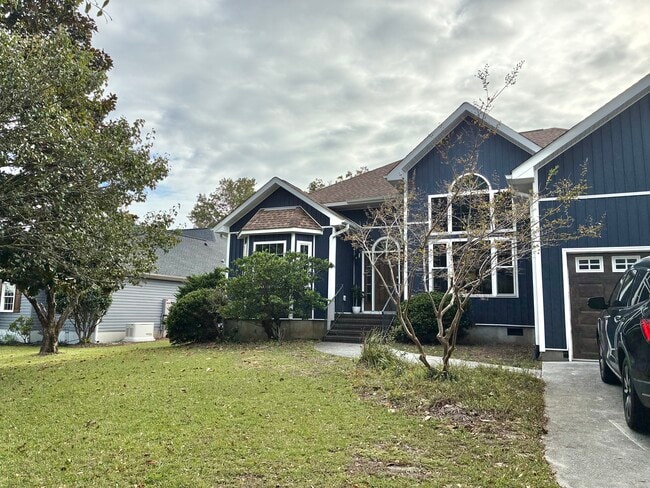 Foto del edificio - 427 Lakeview Dr