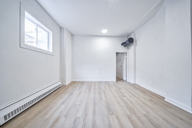 Building Photo - 1046 Lofts