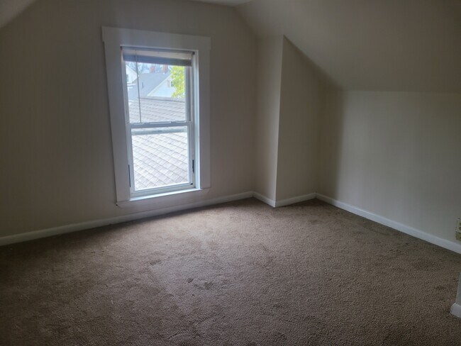 Bedroom 3 - 16 Harvard St