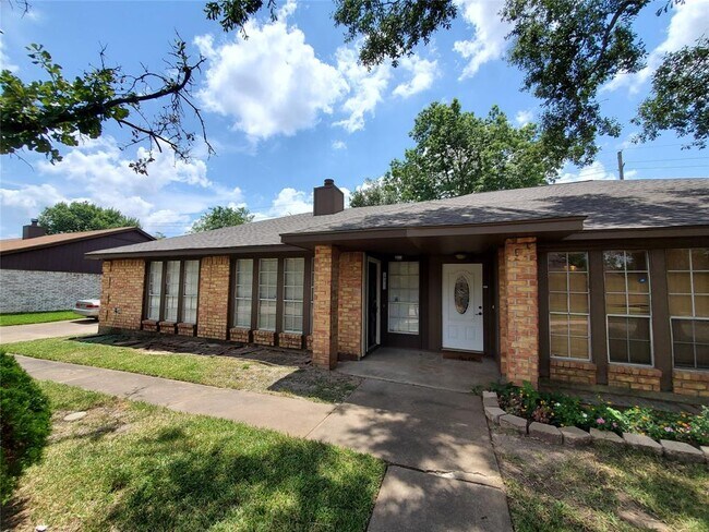 Foto del edificio - 19311 Lazy Valley Dr