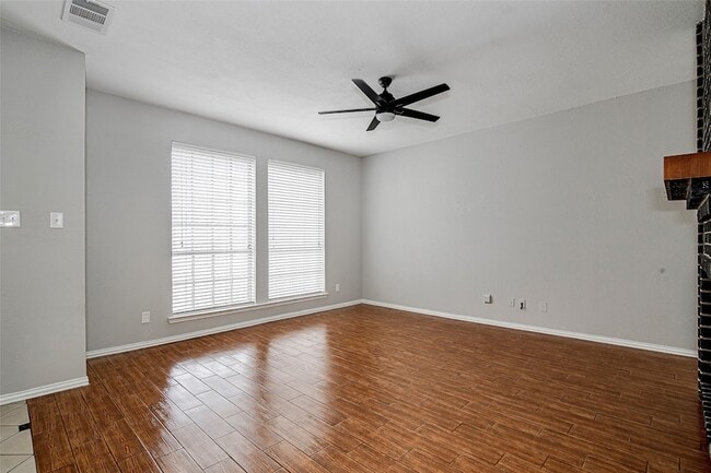 Building Photo - 120 N Flaxseed Ln