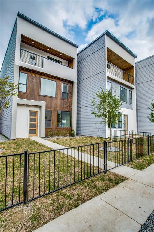 Foto del edificio - 729 Rainwater Rd