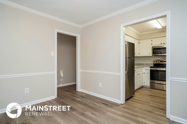 Building Photo - 1813 Dorsett St