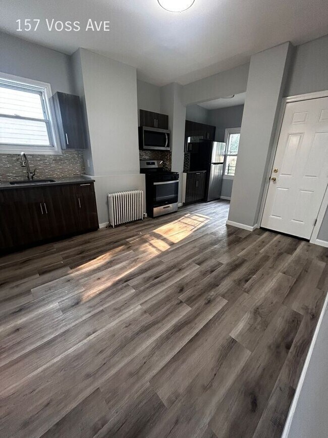 Foto del edificio - 157 Voss Ave