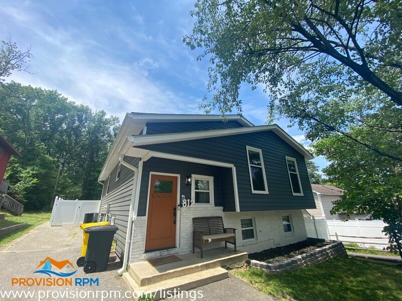 Foto principal - 812 Baltimore Annapolis Blvd