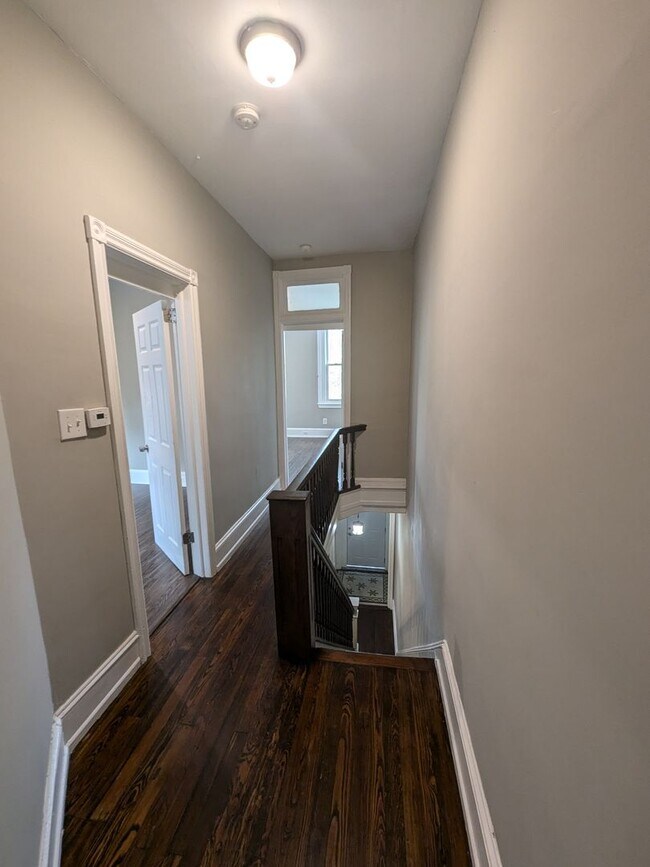 Building Photo - Beautiful Large Home - West Philadelphia