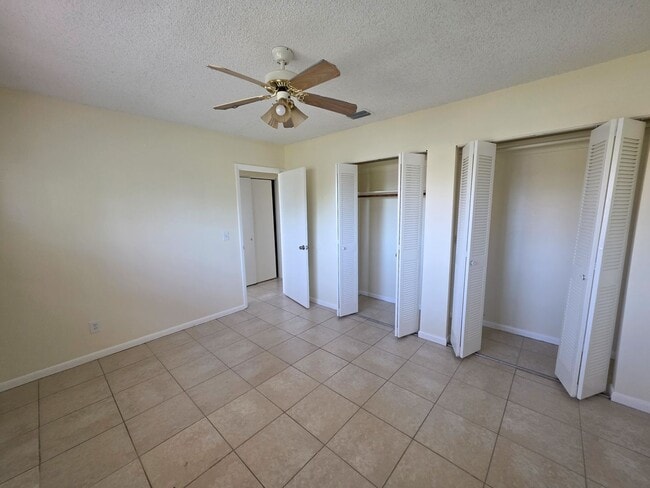 Building Photo - Bright and Clean 1 Bed 1 Bath 2nd Floor Apartment