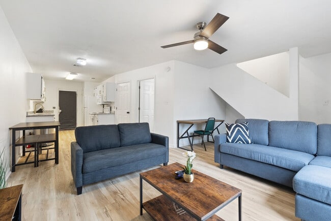 Building Photo - 836 Richmond St