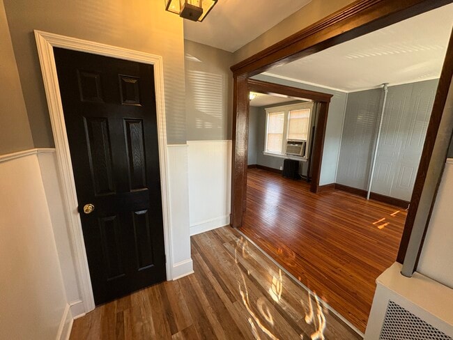 Entry way - 112 Hamilton Ave