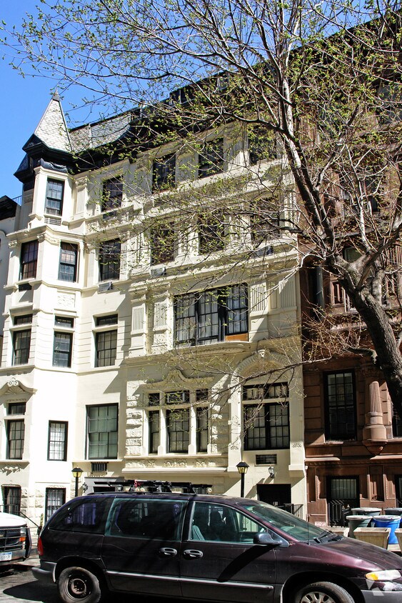 Building Photo - 21 W 82nd St