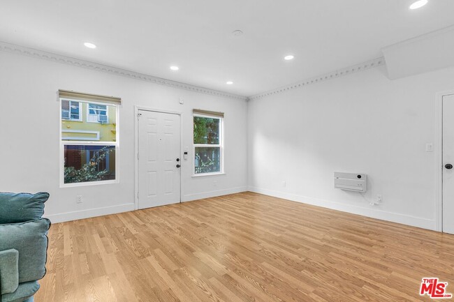 Foto del edificio - 246 Columbia Pl