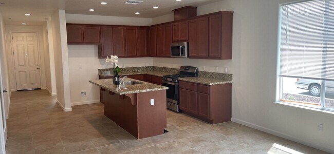 Building Photo - New Bellevue Ranch Home Vacant- Must Apply...