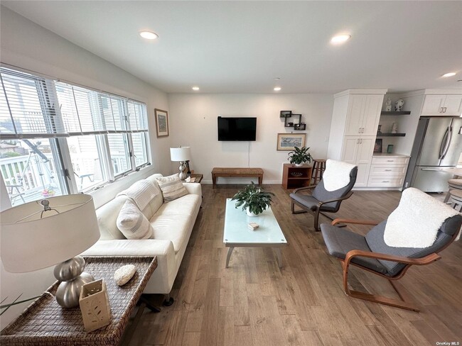 Foto del edificio - 471 E Hudson St