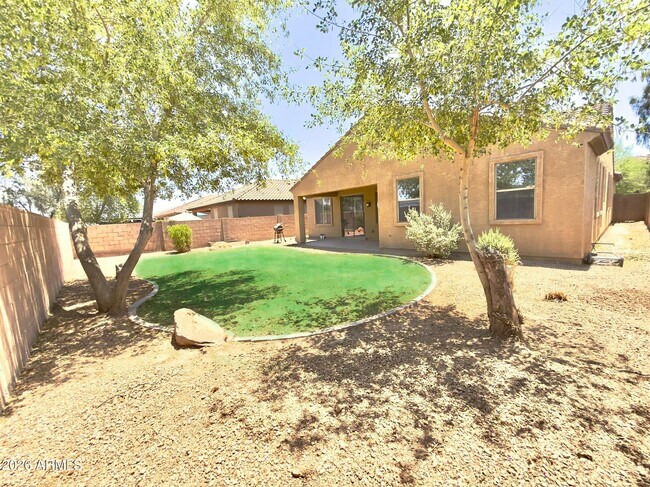 Building Photo - 7116 W Sophie Ln