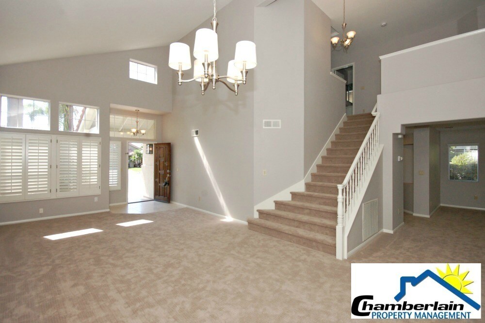 Primary Photo - Lovely 3BR/2.5BA Home with Gorgeous Featur...