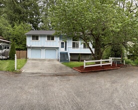 Building Photo - 530 NW Carolyn Ln