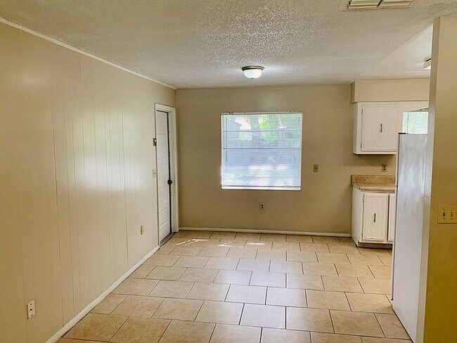 Building Photo - 3657 Rundo Dr