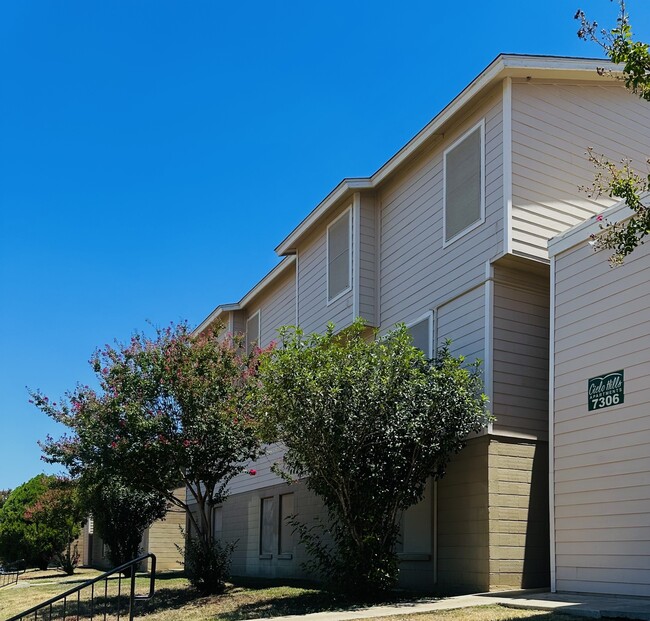 Building Photo - Cielo Hills