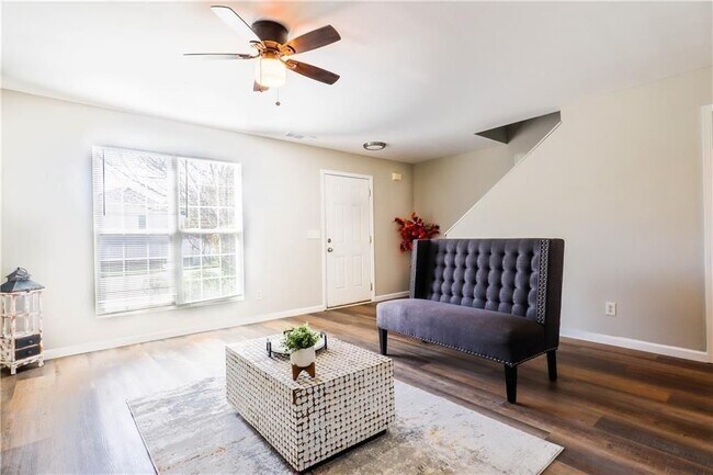 Foto del edificio - 5823 Strathmoor Manor Cir