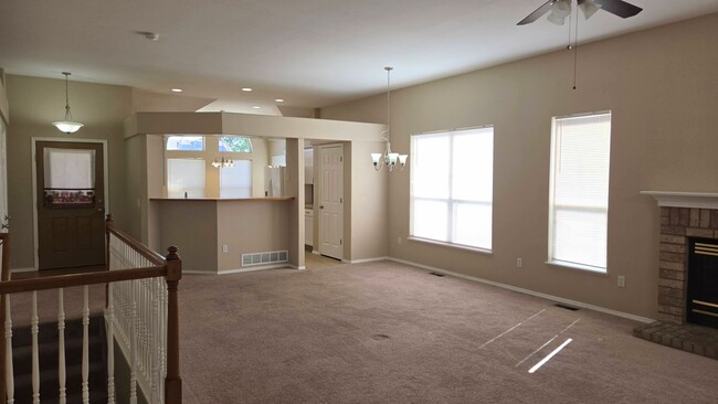 Photo - 1329 Nutwood Dr House
