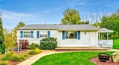 Building Photo - 2068 Robin Hood Dr
