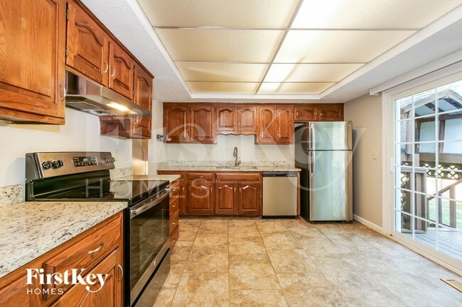 Building Photo - 14000 S Tomahawk Dr