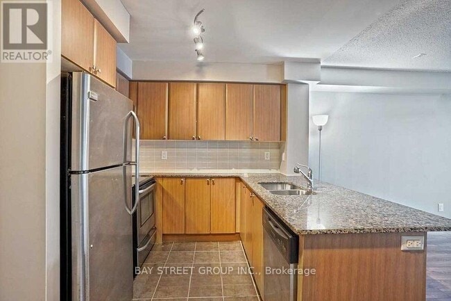 Photo du bâtiment - 525-525 Wilson Ave