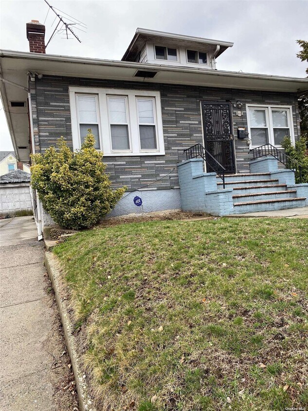 13519 Brookville Blvd, Queens, NY 11422 House Rental in Queens, NY