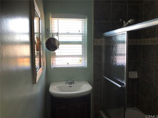 Foto del edificio - 417 Harding Ave