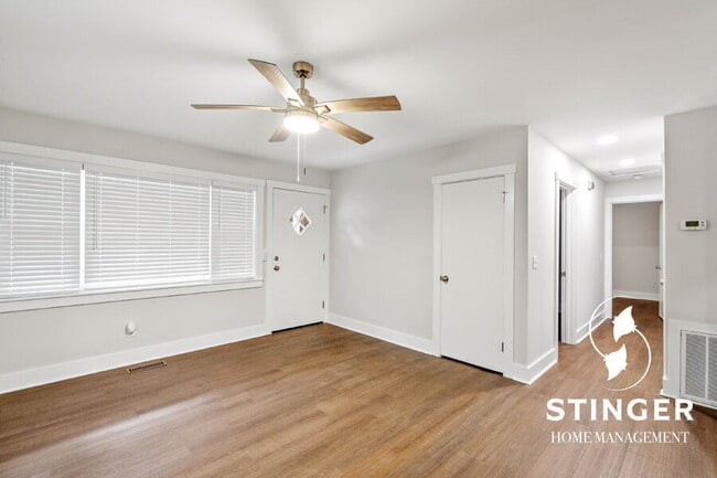 Foto del edificio - 607 Greenway Ct