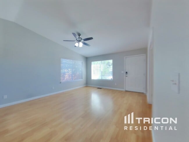 Building Photo - 5907 Poinsettia Ct