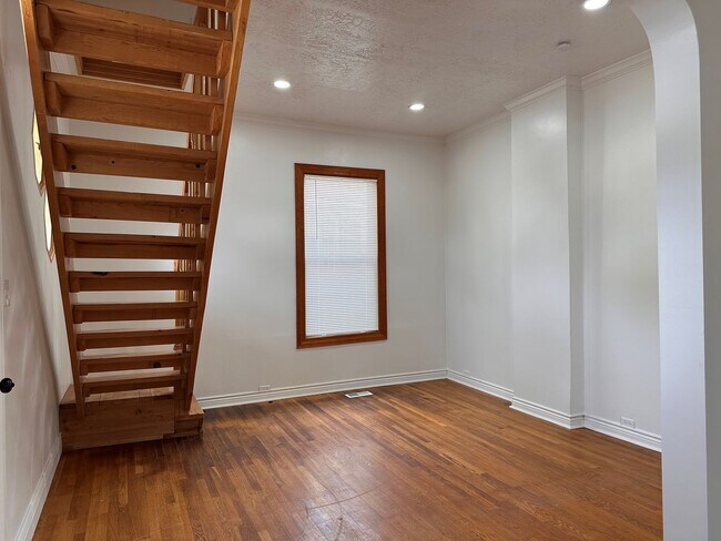 Foto del edificio - 3 Bedroom Home with 2 Car Garage