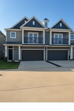 Building Photo - 16627 Oasis Mdw Ln