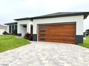 Building Photo - 3245 Gulfstream Pkwy