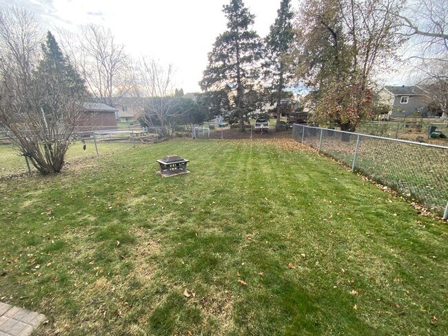 Foto del edificio - Quiet Neighborhood Gem:3 Bedroom/2 Bathroom - Fenced in Yard