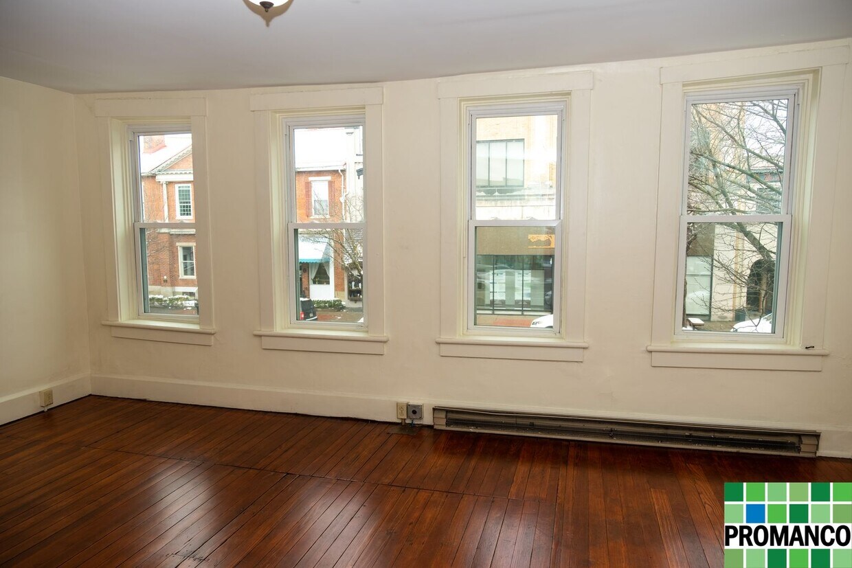 Foto principal - Putnam Realty - 114 1/2 Putnam Street