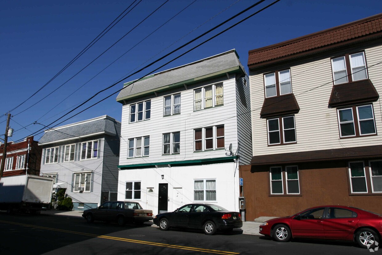 831 Stuyvesant Ave, Irvington, NJ 07111 Apartments in Irvington, NJ