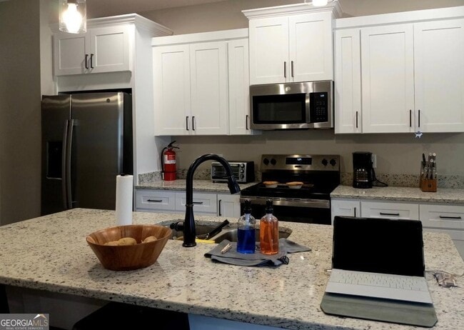 Building Photo - 409 N Main St