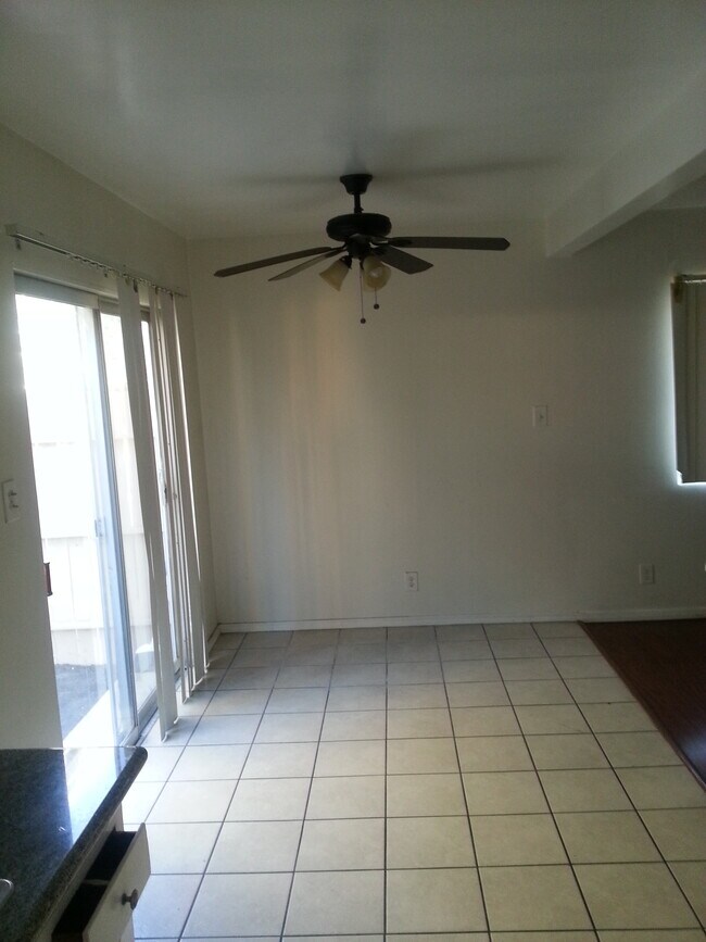 Foto del edificio - 8444 Amigo Ave