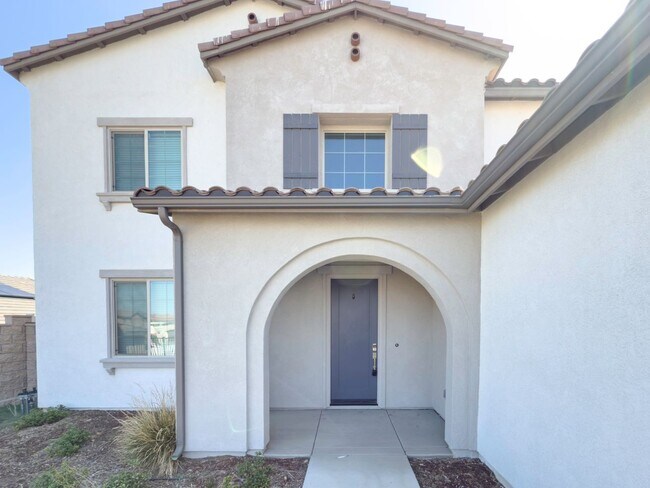 Foto del edificio - Newer Construction, Exquisite 4 Bedroom + ...